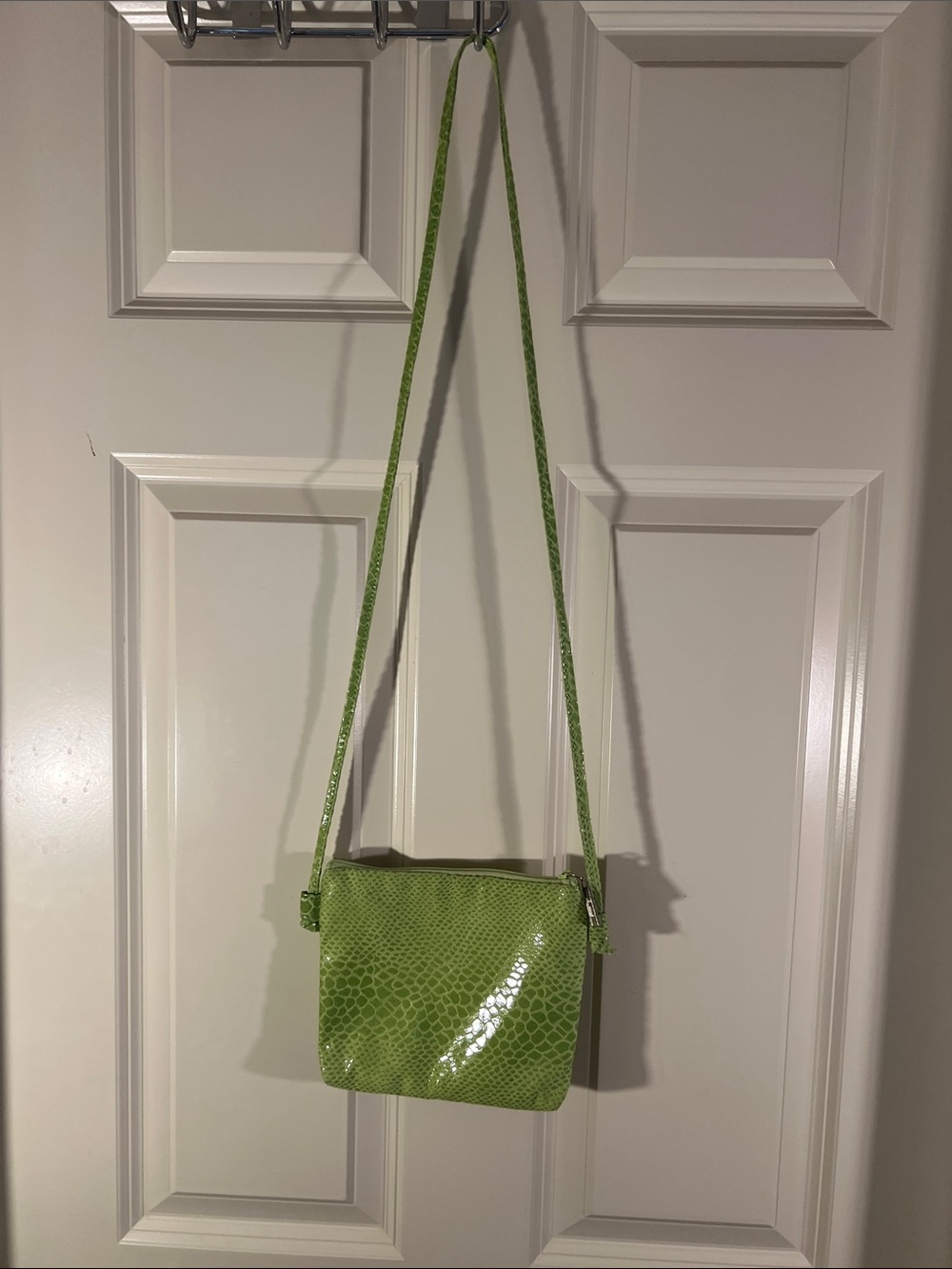 Green Faux-Snake Crossbody Bag - Chic Shoulder Purse